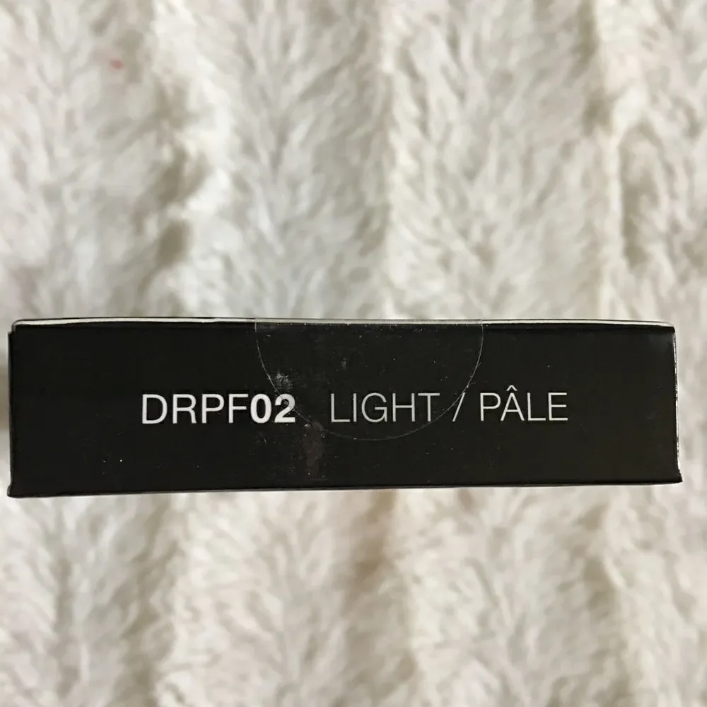 NYX Define & Refine Powder foundation light/pale